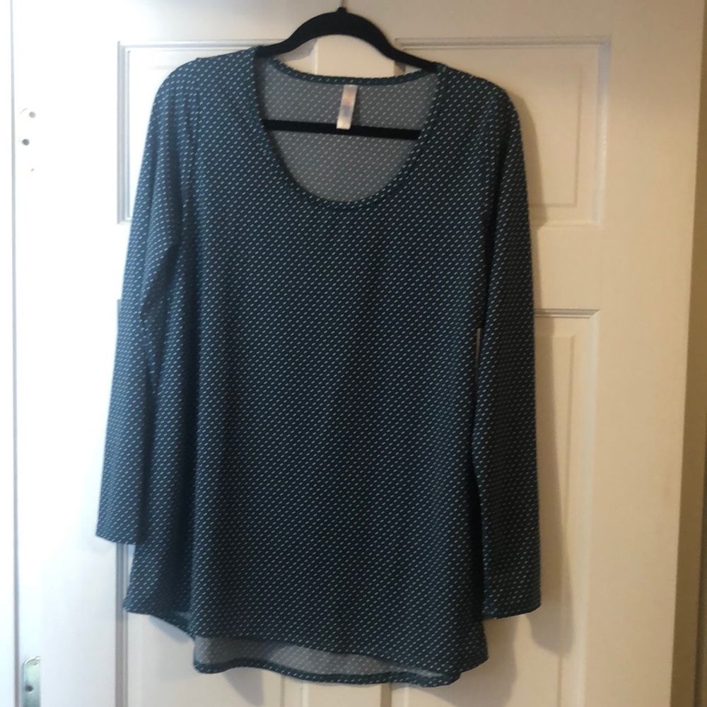 LuLaRoe Lynnae top